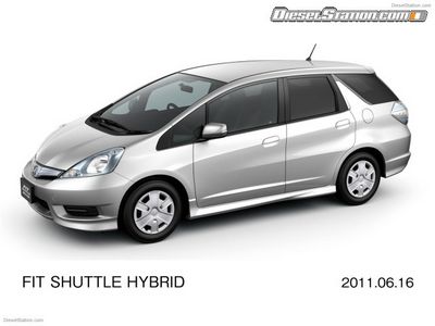 Honda выпустила новые варианты Fit Shuttle