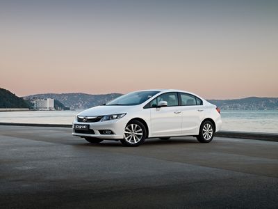 Рассекречена внешность седана Honda Civic нового поколения — Новости — LiveCars.Ru