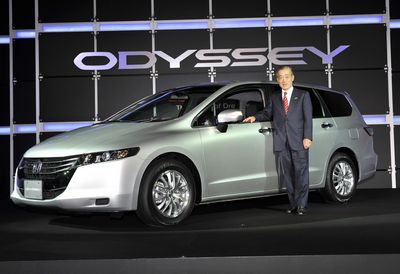 Honda показала новый минивэн Odyssey для японского рынка - Honda, модель нового поколения, минивэн